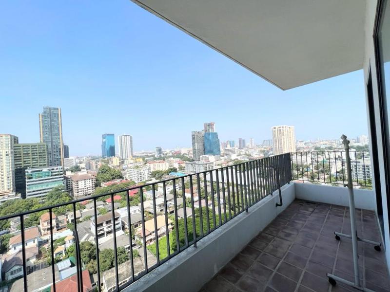 For SaleCondoSukhumvit, Asoke, Thonglor : For Sale Icon III 2 Bed 8 mb