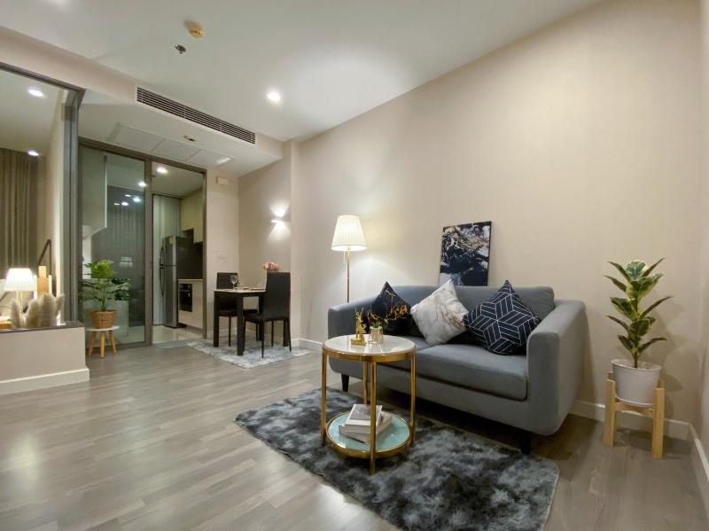 For SaleCondoWongwianyai, Charoennakor : Condo For Sale The Room BTS Wongwian Yai 1 Bedroom 1 Bathroom 43.65 sqm