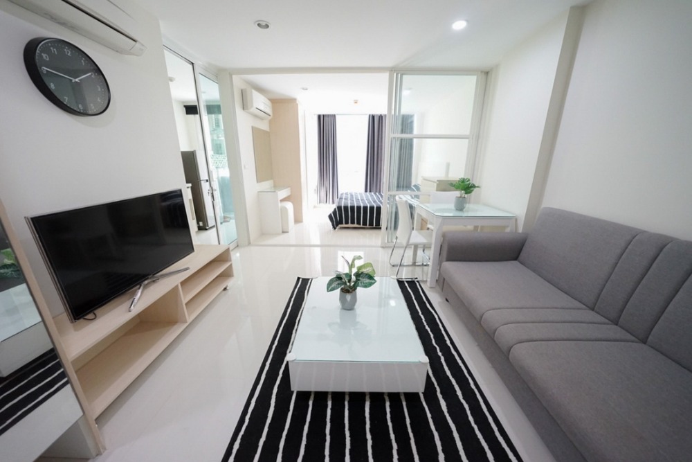 ให้เช่าคอนโดพัฒนาการ ศรีนครินทร์ : สอบถามโทร : 095-392-2492 เจ้าของให้เช่า Condo Elements Srinakarin ตรงข้ามซีคอนสแควร์ 38 ตารางเมตร 1 ห้องนอน ชั้น3 หน้าต่างทิศใต้ ตกแต่งครบ ตึก4 ติดสระว่ายน้ำ