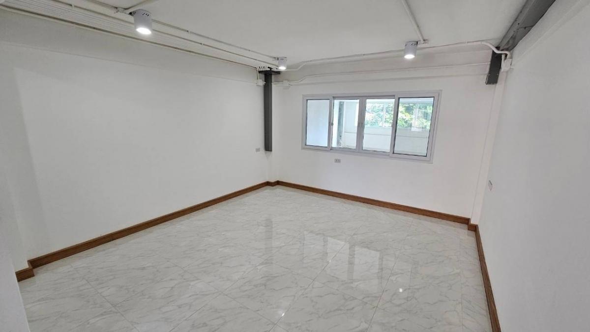 For RentHouseSukhumvit, Asoke, Thonglor : House for rent Sukhumvit 101/1 40,000