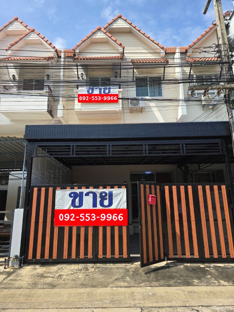 For SaleTownhousePathum Thani,Rangsit, Thammasat : Thawan Villa Village, wide main road, very good location, next to Lam Luk Ka Road, near BTS Khu Khot