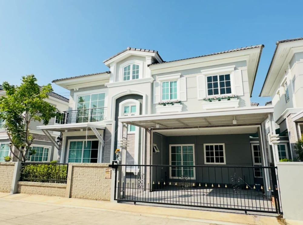 For RentHouseSamut Prakan,Samrong : Single house for rent, Golden Neo Sukhumvit-Lasalle (Golden Neo Sukhumvit-Lasalle), size 40 sq m., luxury English style house, near Central Bangna