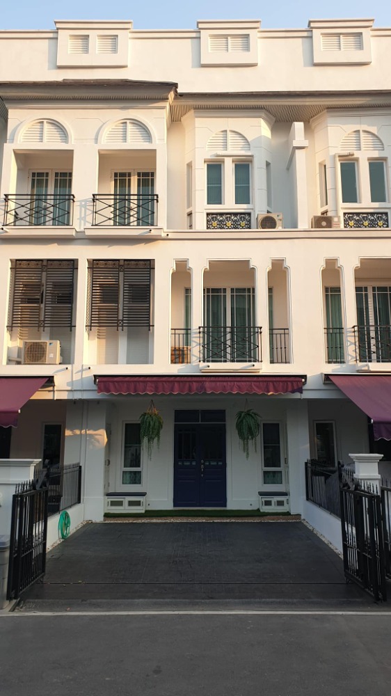 For RentTownhouseOnnut, Udomsuk : For rent, luxury 3-storey townhouse, Sukhumvit 62, beautiful, ready to move in