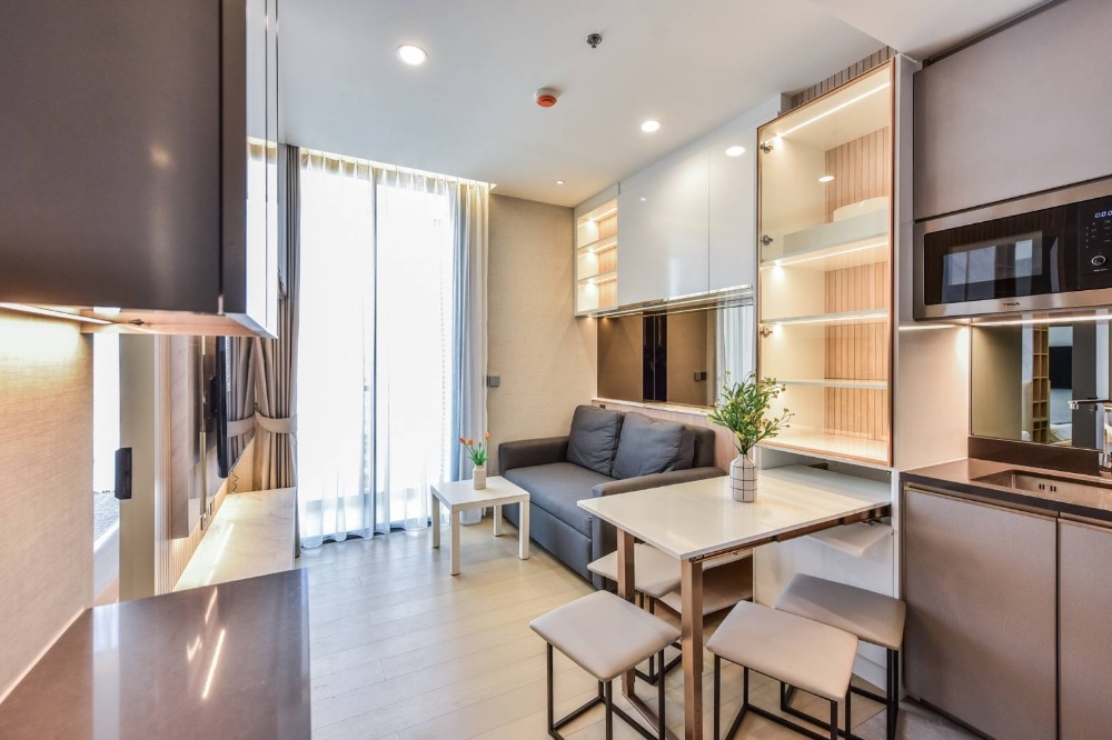 For RentCondoRatchathewi,Phayathai : ✨ Beautiful room, prime location, The Extro Rangnam project ✨ 1 bedroom, 1 bathroom, 36.4 sq m. Rental price: only 33,000 baht/month 📩 Call: 086-746-8882 (K. Cooper)