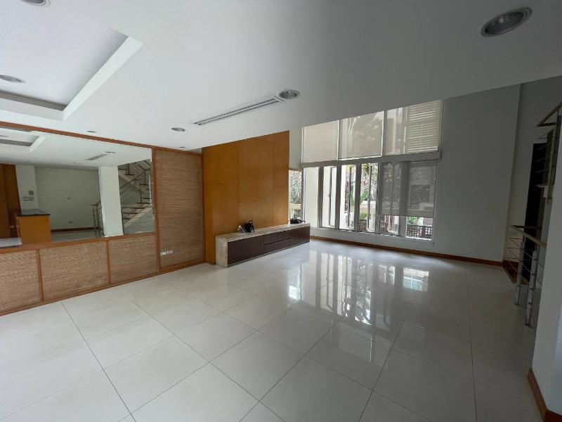 For RentHouseSathorn, Narathiwat : Semi-detached Loft town house 3 bedrooms