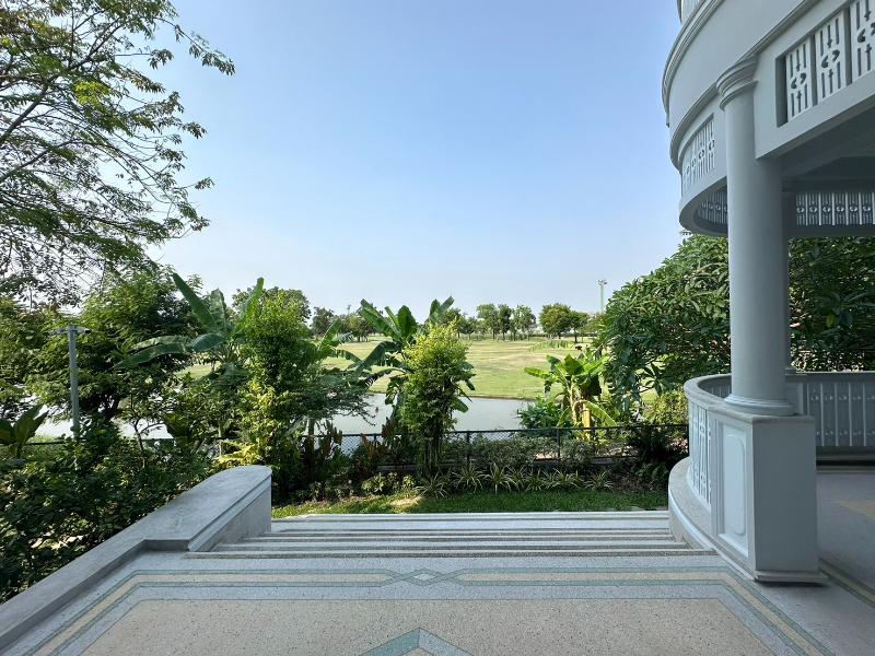 For RentHouseSamut Prakan,Samrong : Villa for sale/rent at Green Valley Country Club, area 2-1-8 rai