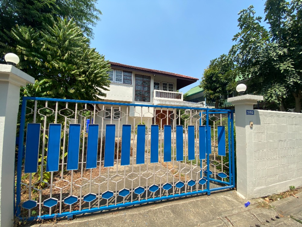 For RentHousePinklao, Charansanitwong : Single house for rent, with area, many rooms, Charan, near Tang Hua Seng, Thonburi