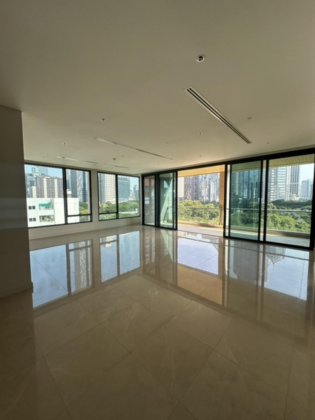 ขายคอนโดวิทยุ ชิดลม หลังสวน : *Embassy View* Sindhorn Residence | 3 Bed 243sqm | 0615679963