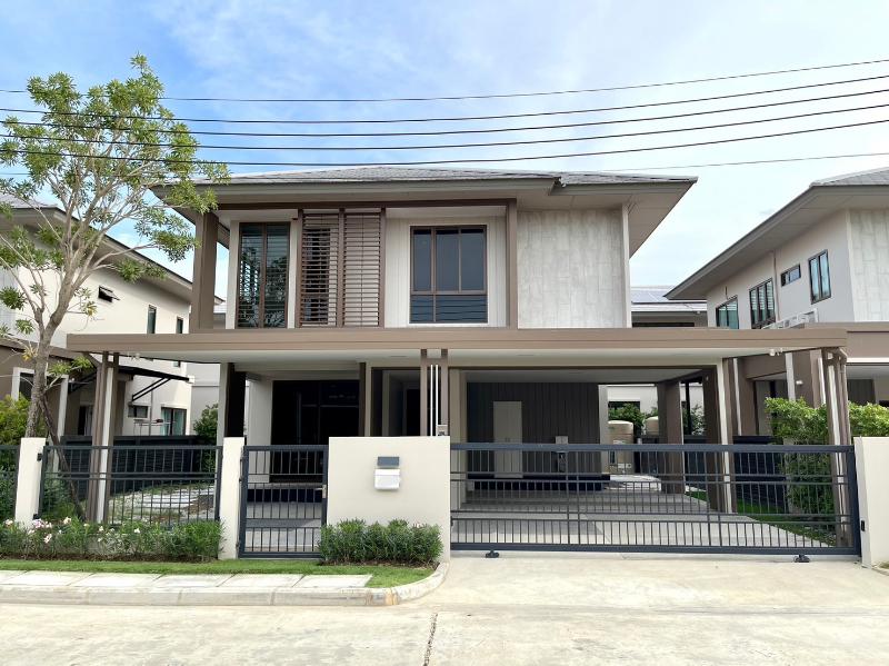 For SaleHousePattanakan, Srinakarin : House For Sale Burasiri Krungthep Kreetha 4 Bedroom Usable area 238 sqm Land size 63.3 sq.wa