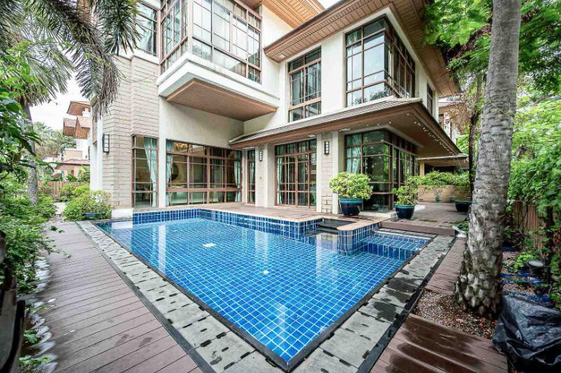 For SaleHouseOnnut, Udomsuk : House For Sale Baan Sansiri Sukhumvit 67 5 Bedroom Usable area 560 sqm Land size 156 sq.wa