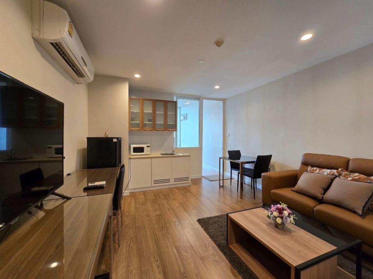 ให้เช่าคอนโดสยาม จุฬา สามย่าน : For Rent!! Chamchuri Square Residence Rent Price!! 28,000฿ per month❤️‍🔥 1 Bedroom size 42 sq.m. Contract Aomam (agent) Tel./Line id : 0955871692 WhatsApp : +66 95 587 1692