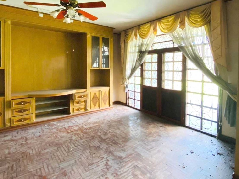 For SaleHouseChiang Mai : For sale: Single house, Baan Lakeview Park 2, San Phisuea, 249 sq m., Chiang Mai