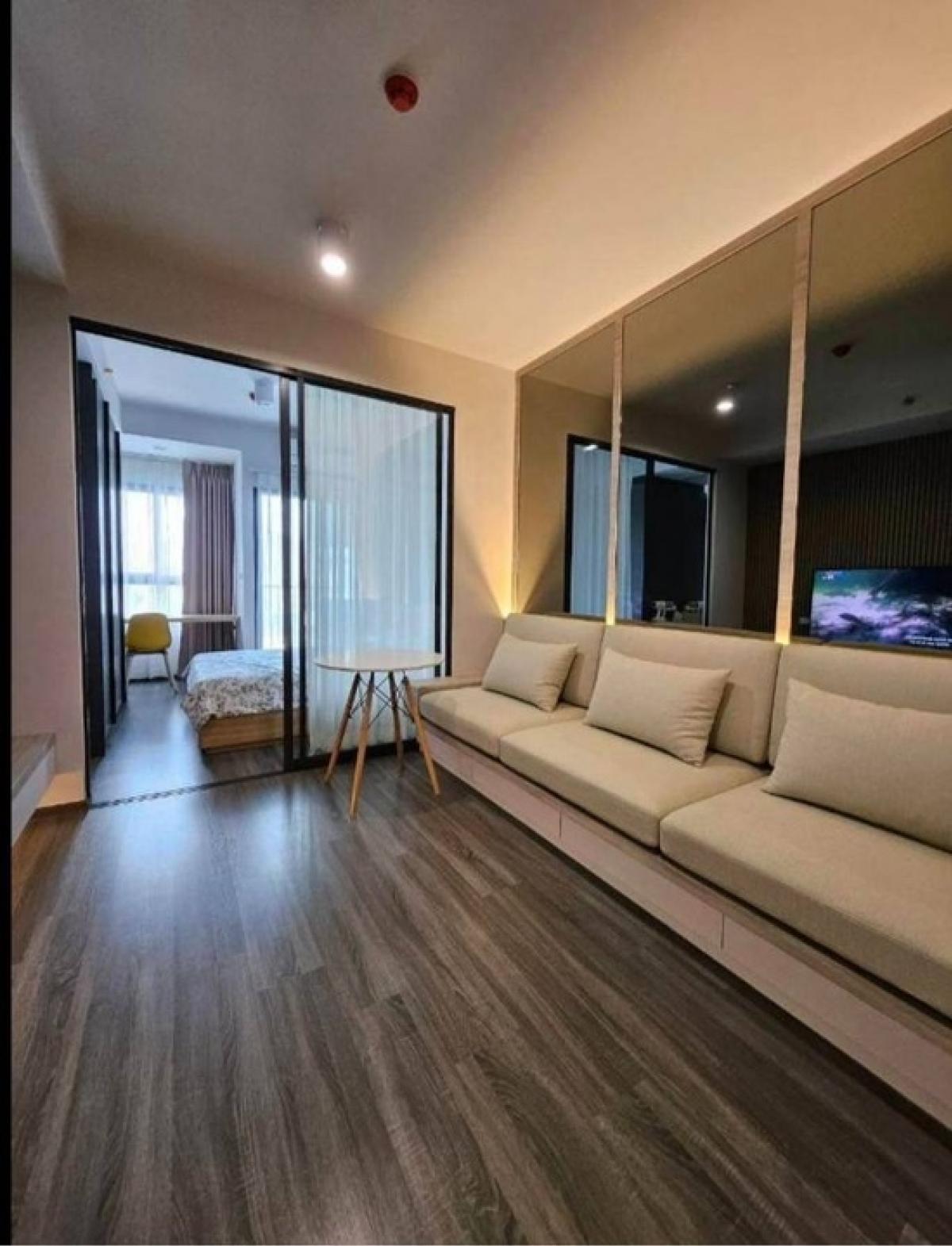 For RentCondoSiam Paragon ,Chulalongkorn,Samyan : For rent, High rise condo, Chula-Samyan area, price not over 25,000 baht, Studio room, 1 bedroom, 1 bathroom, area 25 square meters, next to MRT Samyan, Chula, Hua Lamphong, Banthat Thong, Silom, beautiful condo room, call 099-263-6615 or 085-5549989