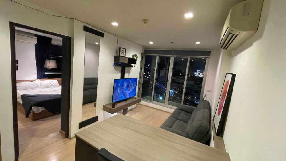 ขายคอนโดสาทร นราธิวาส : Rhythm Sathorn Corner Room River Views 360