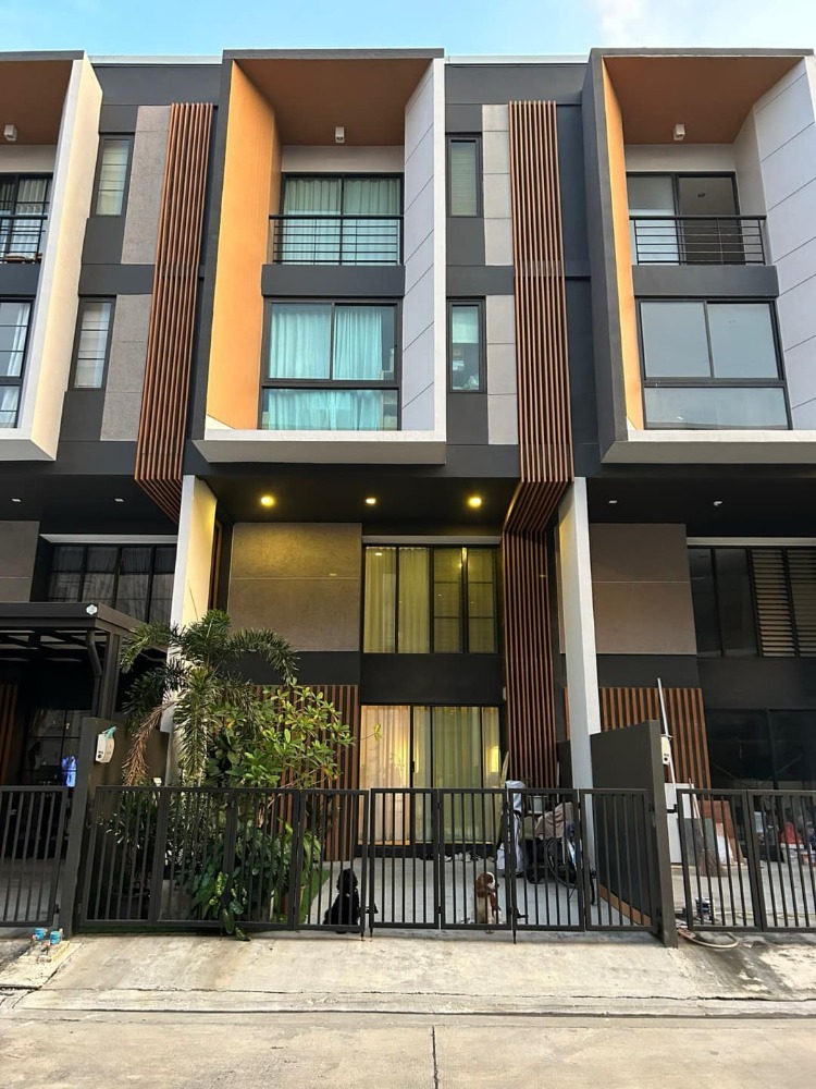 For RentTownhousePattanakan, Srinakarin : For rent: 3.5-storey townhouse, Shizen, Japanese Modern Loft style - per friendly * 🔥Very good price 100,000 baht/month🔥