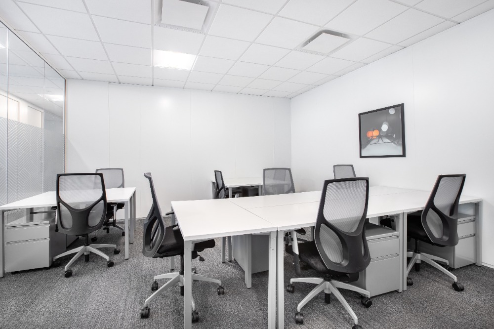 For RentOfficeSiam Paragon ,Chulalongkorn,Samyan : Find open plan office space in Spaces Chamchuri Square for 15 persons with everything taken care of