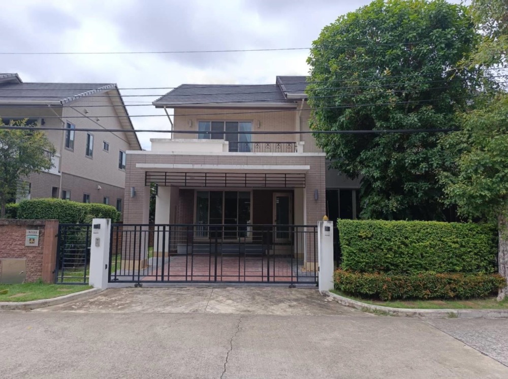 For SaleHouseRathburana, Suksawat : Large detached house (corner house) The Palazzo Rama 3 - Suk Sawat project, good location in front of the project next to Suk Sawat Road, area 107.50 sq m., selling at a special price of 19.5 million baht.