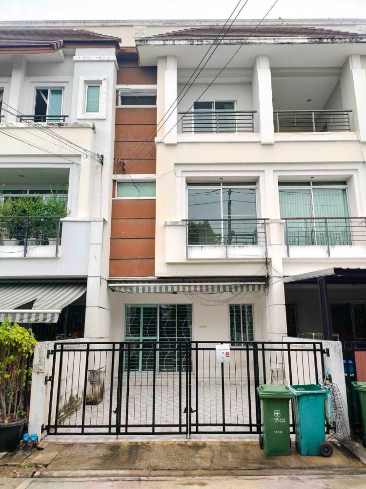 For SaleTownhouseKaset Nawamin,Ladplakao : Townhome Baan Klang Muang Swiss Town Kaset - Nawamin / 3 Bedrooms (FOR SALE) RUK867