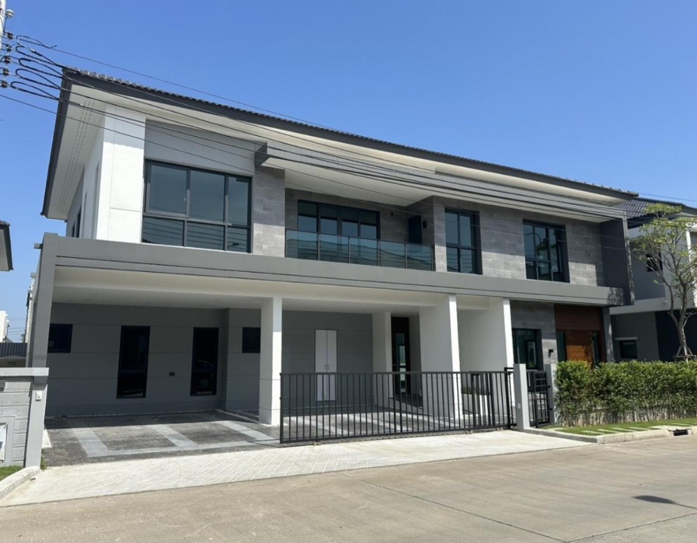 For RentHouseBangna, Bearing, Lasalle : Single house for rent, The City Bangna, largest type, next to the clubhouse, main road