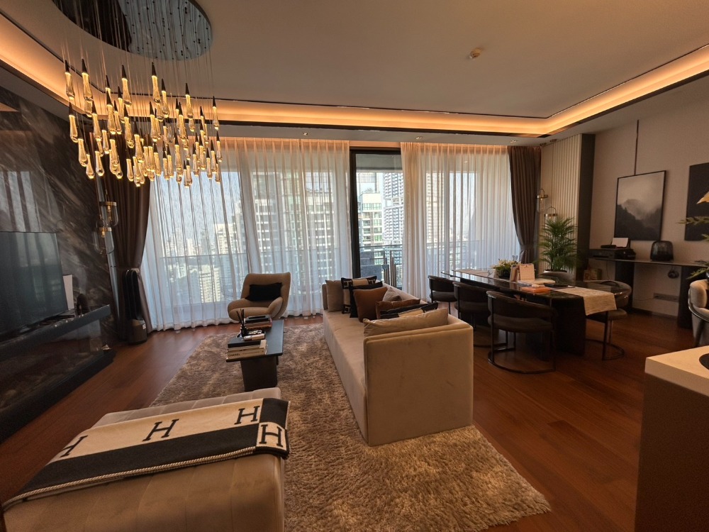 For SaleCondoSukhumvit, Asoke, Thonglor : ULTRA-LUXURY Condo with Exquisite Built-Ins, High Floor, Private Lift, and Pet Friendly! For Sale: The Estelle Phrom Phong – A High-End Project by Raimon Land Located on the Prime Sukhumvit 26, Near BTS Phrom Phong (200m