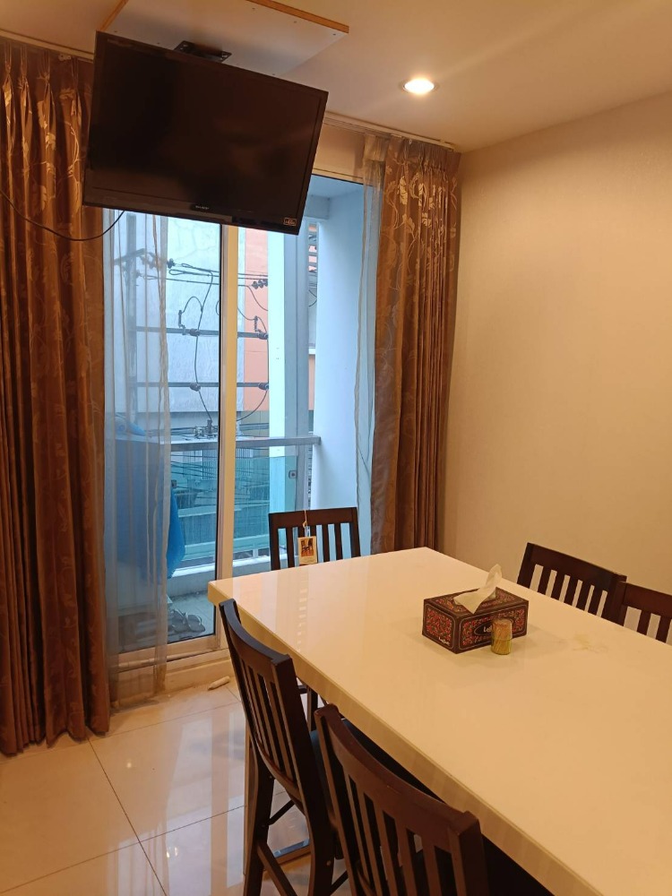 For SaleCondoSilom, Saladaeng, Bangrak : Condo in the heart of Sathorn "The Surawong by Chewathai" 2 bedrooms, 2 bathrooms, near BTS Saladaeng station, 750 meters [Contact: 083-991-7770]