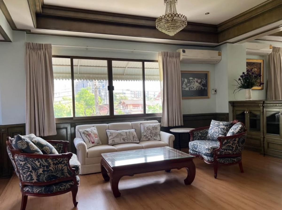 For RentTownhouseOnnut, Udomsuk : Vintage Townhome in Compound Security on Sukhumvit 50, Onnut Bangkok, Thailand. Welcome Pet Friendly. Share Pool.