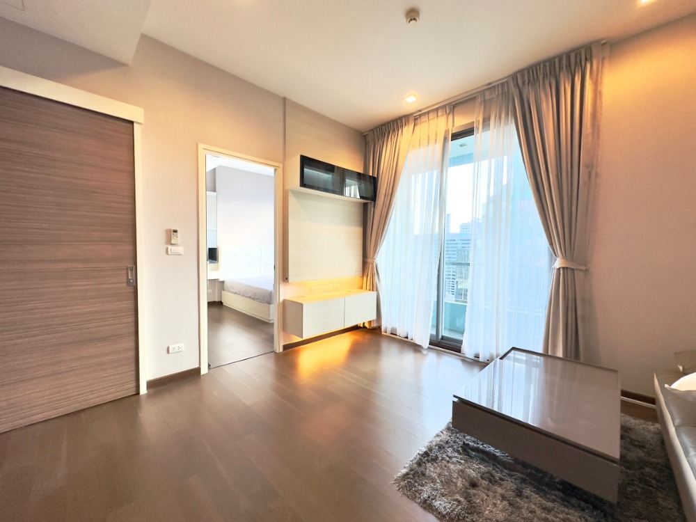 ขายคอนโดพระราม 9 เพชรบุรีตัดใหม่ RCA : TWP106 (For Sale) Q Asoke 1Bedroom.  Closed to Phetchaburi MRT station