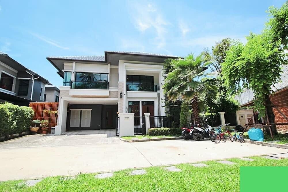 For RentHouseEakachai, Bang Bon : NEW STOCK📢 Grand Bangkok Boulevard Sathorn, a luxurious single-family home in a potential location on Kanlapaphruek Road