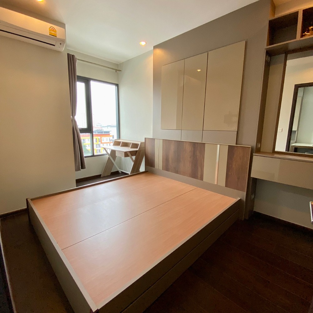 ขายคอนโดสุขุมวิท อโศก ทองหล่อ : ขายคอนโด C Ekkamai พร้อม Fully furnished หิ้วกระเป๋าอยู่ได้เลย (RS 0781)