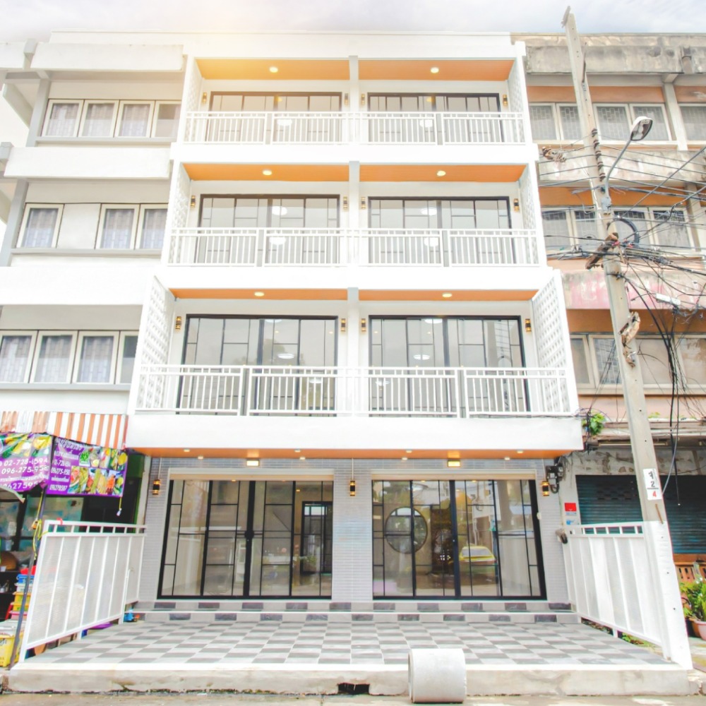 For SaleHome OfficeLadprao101, Happy Land, The Mall Bang Kapi : CB065😍 For SELL Selling Home Office Home Office 4 floors🚪4 bedrooms🏢Happy Land Happy Land🔔House area: 24.00 sq.wa🔔Usable area: 400.00 sq.m.💲Selling: 11,990,000฿📞O92-8676473,O65-9423251✅LineID:@newnormal