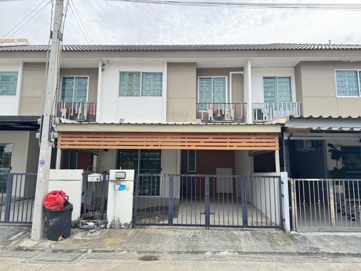 For RentTownhousePathum Thani,Rangsit, Thammasat : For sale/rent: Townhouse in good condition, pets allowed, Pruksa Village 110, Chaeng Watthana-Ratchaphruek, near Bang Khu Wat Municipality, there is a 7-Eleven in front of the village.