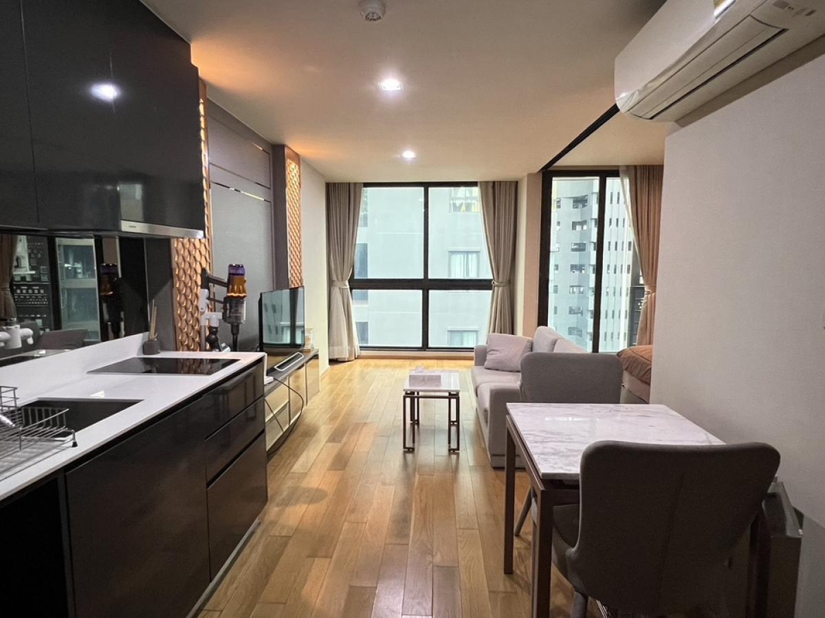 For RentCondoSiam Paragon ,Chulalongkorn,Samyan : Room for rent with furniture and appliances, ready to move in, Altitude Define, near Sam Yan MRT station and Chulalongkorn University