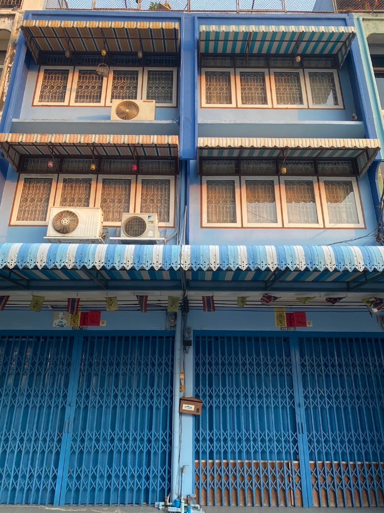 For SaleShophouseThaphra, Talat Phlu, Wutthakat : For sale - for rent, commercial building, Bang Wa, 500 m. from BTS/MRT Bang Wa, 3 floors and rooftop, 2 units, 40 sq m.