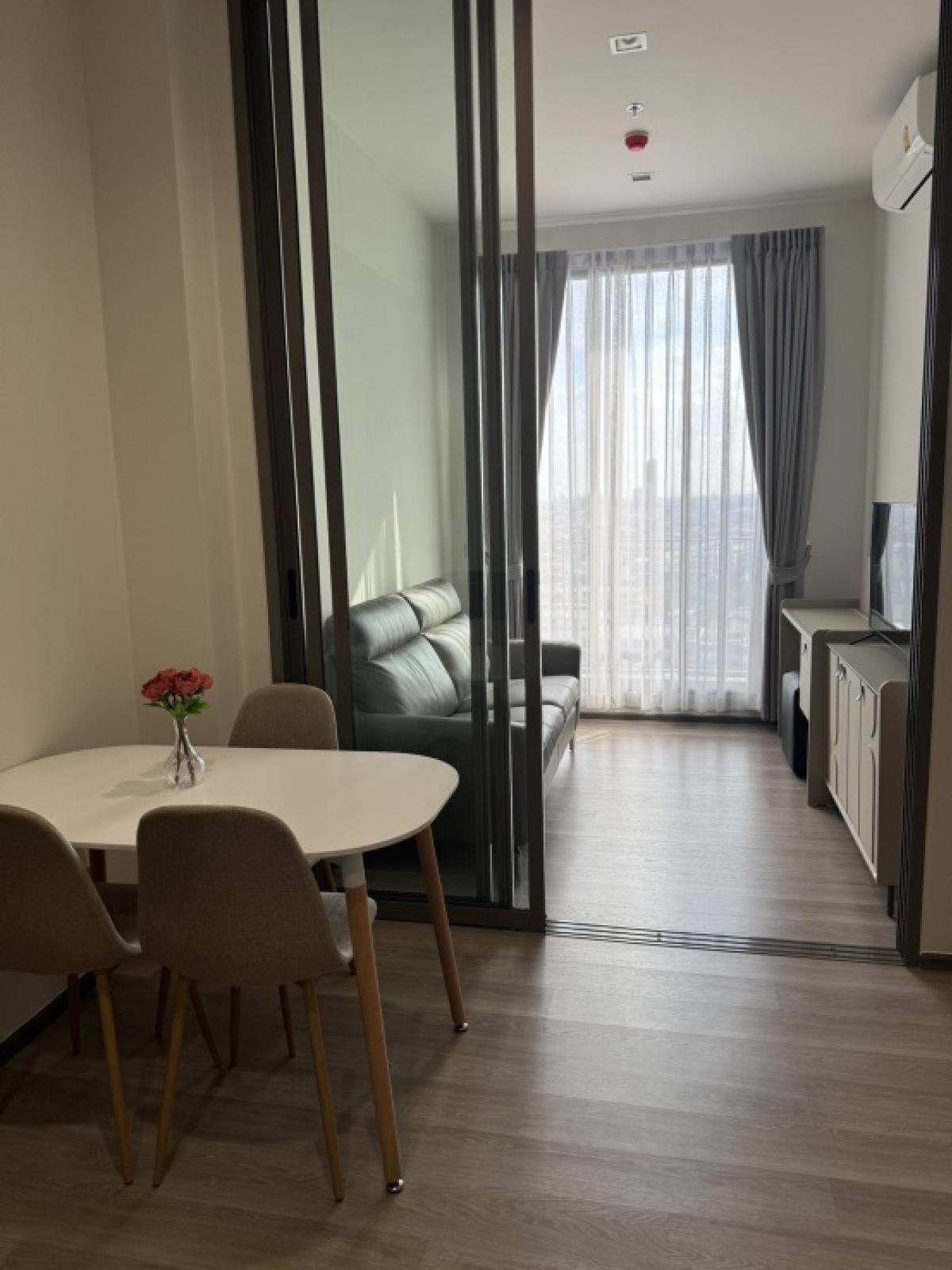 For RentCondoSathorn, Narathiwat : 🚩For rent 🚩Condo RHYTHM Charoenkrung Pavillion (Rhythm Charoenkrung Pavillion) Beautiful room, high floor, no blocked view