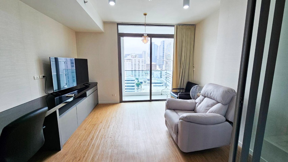 For SaleCondoSilom, Saladaeng, Bangrak : Property code Bh0642 Siamese Surawong, room size 35 sq m., 1 bedroom, 1 bathroom, 14th floor