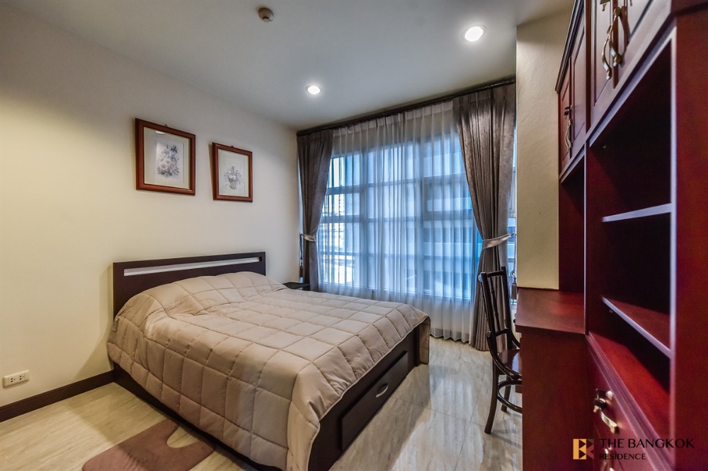 For RentCondoRatchathewi,Phayathai : Urgent for rent, large room, very cheap, next to BTS Ratchathewi, Baan Klang Krung Siam Pathumwan 2B2B 76 sqm. only 32K/Month