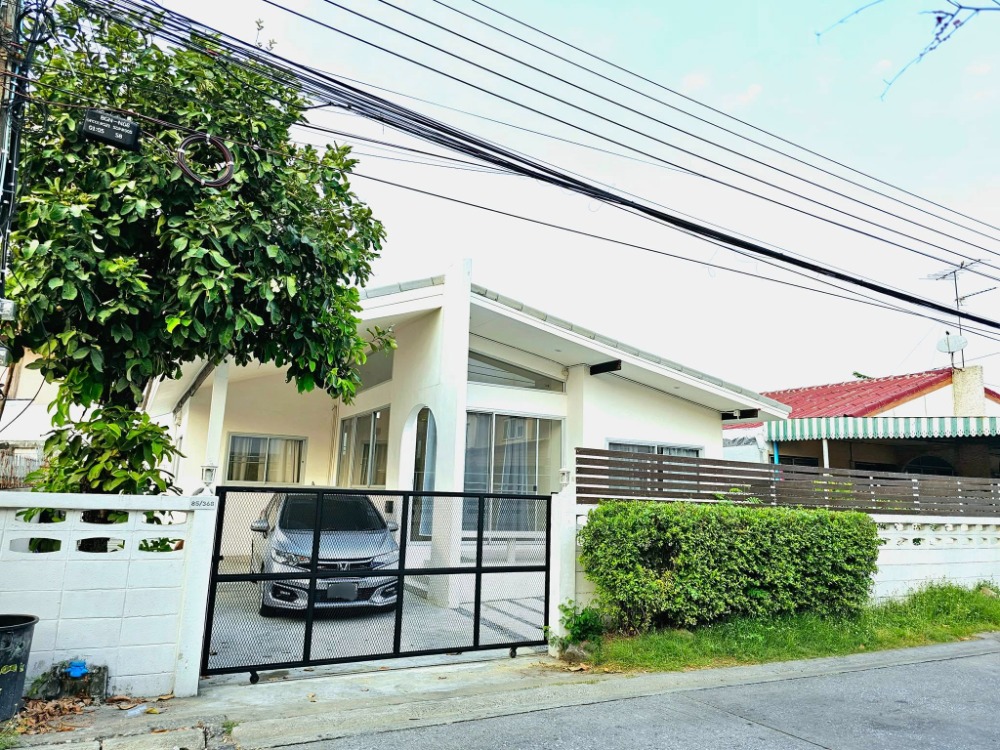 For RentHouseKasetsart, Ratchayothin : Single house for rent, 3 bedrooms, one floor, minimalist style, Senanikhom 1, Soi 25