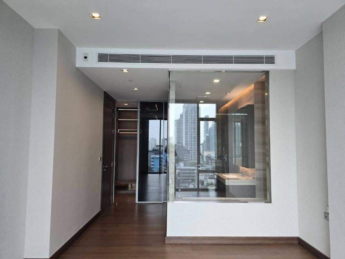 ขายคอนโดนานา : 📢👇Q 1 one of the condo with special entrance to BTS Nana, unblocked city view