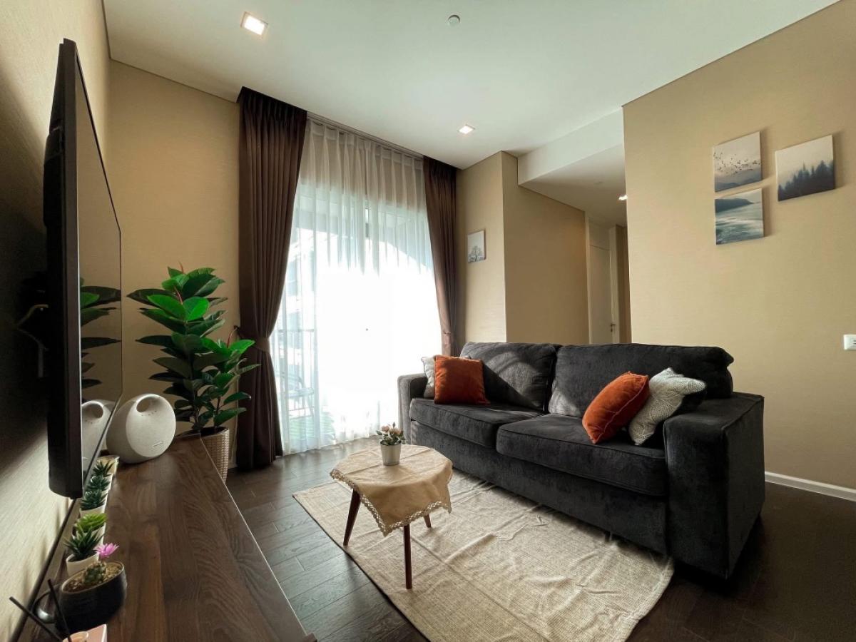 For RentCondoLadprao, Central Ladprao : ✨Wow price, view of the train park✨The Saint Residences (2b2b 57sqm) 32k Tel.0970986763