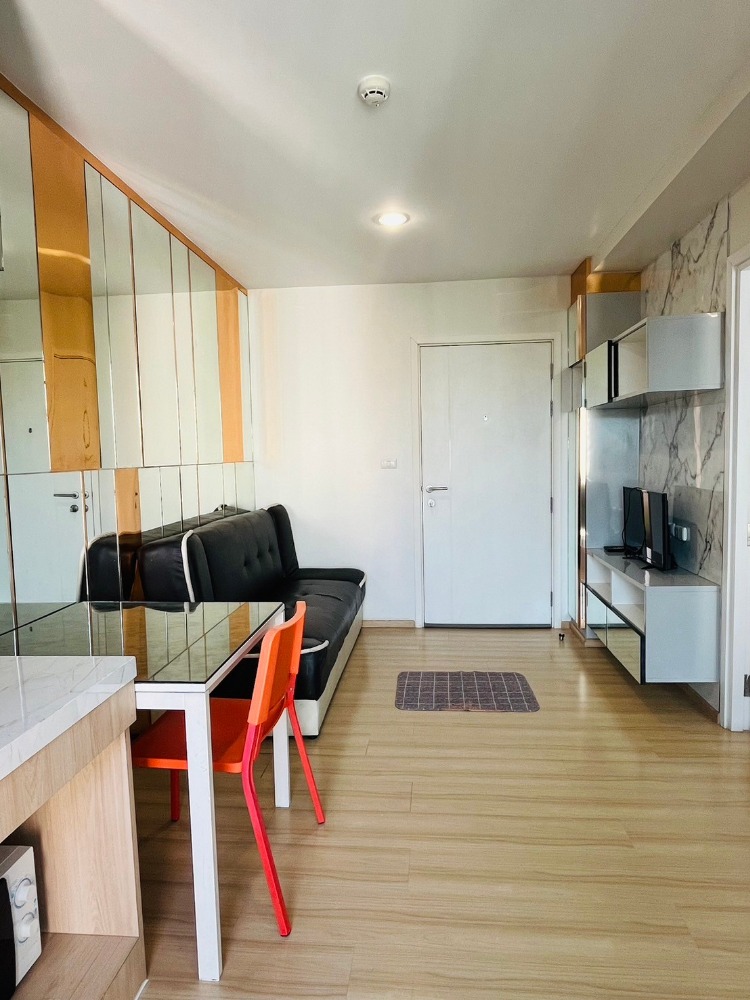 For RentCondoChaengwatana, Muangthong : For rent... Plum Condo Chaengwattana Station Phase 3, fully furnished room, nice to live in, swimming pool view, price only 9000.-/month!!