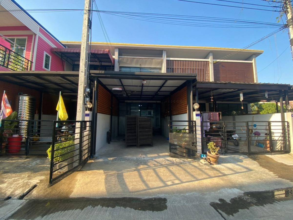 For SaleTownhouseRama5, Ratchapruek, Bangkruai : For sale: Townhome / Townhouse, 2 floors, 2 bedrooms, 2 bathrooms, size 16.1 sq m, Bang Kruai-Rama 7 (Owner selling)