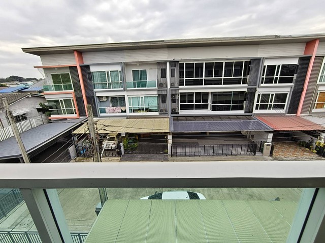 For SaleTownhouseKaset Nawamin,Ladplakao : The IBOX 3-storey townhouse in a prime location on Prasertmanukit Road at a very special price #Kaset Nawamin #Prasertmanukit Road