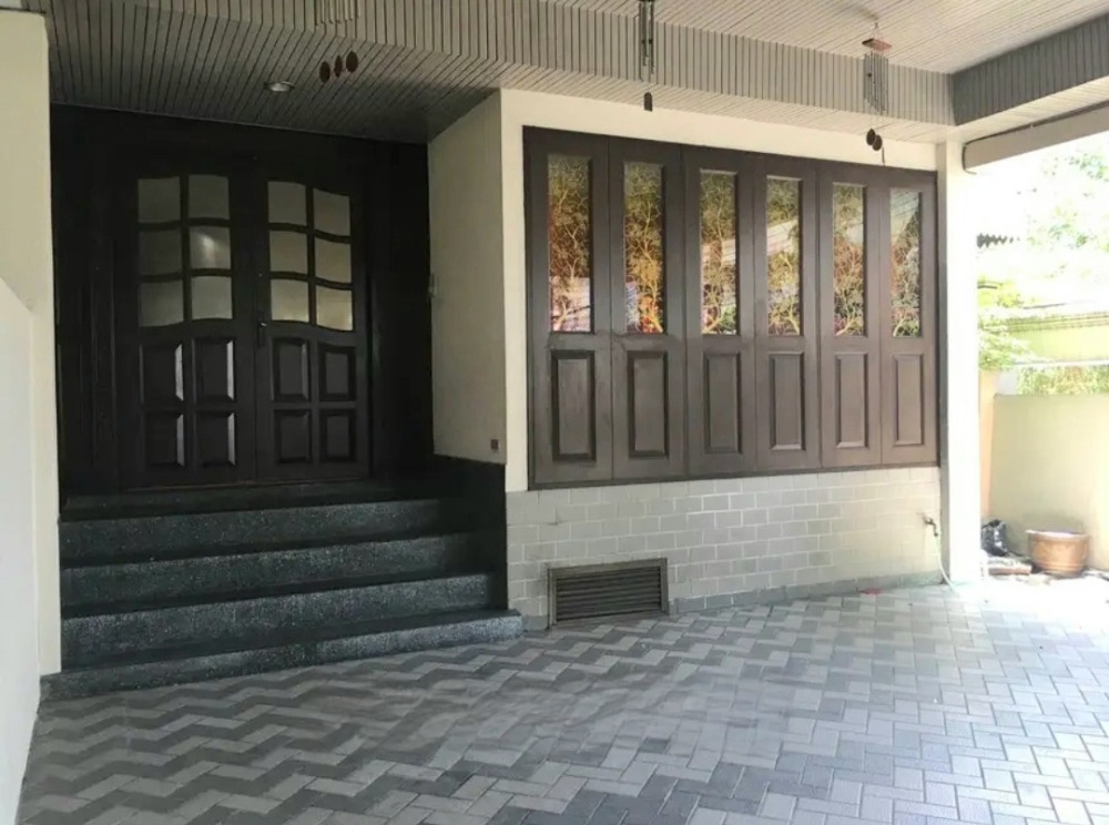 For RentTownhouseOnnut, Udomsuk : For rent: 4-storey townhouse, Sukhumvit 50, near Lotus On Nut, suitable for living, near Lotus On Nut, BTS On Nut, near expressway