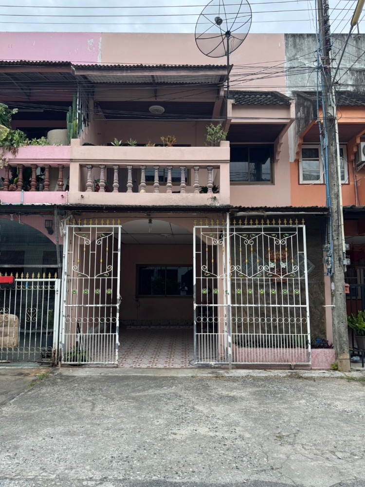 For SaleTownhomeRayong : Townhouse for sale, 2 bedrooms, 2 bathrooms, prime location in the heart of Rayong city, Sukhumvit Soi 3