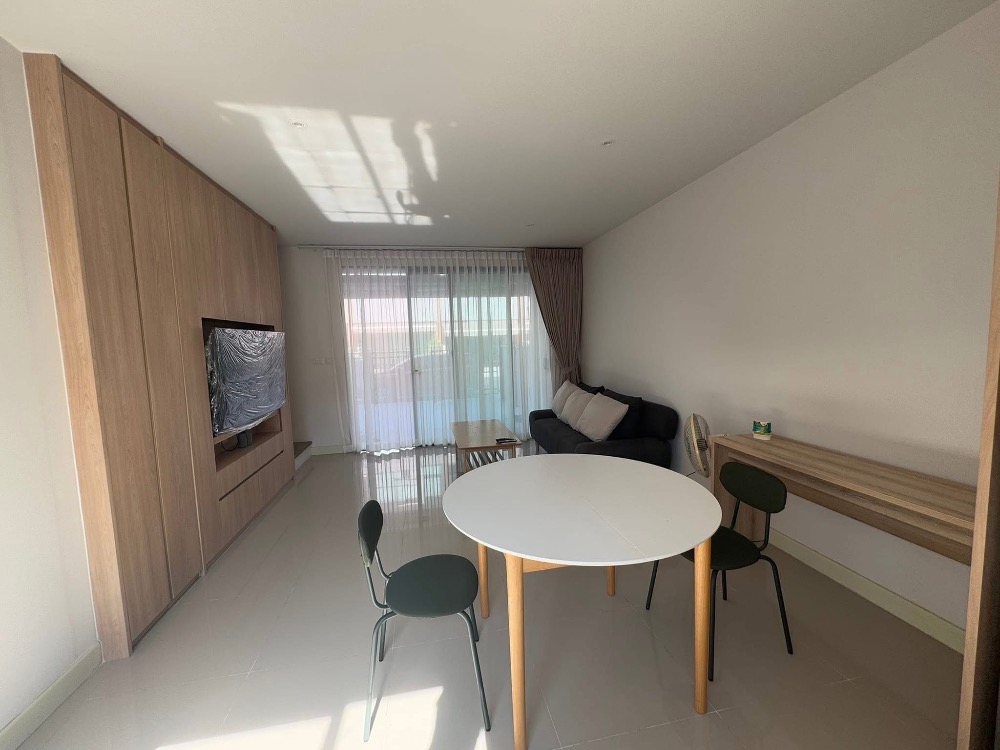 For RentTownhouseOnnut, Udomsuk : Townhouse for rent, Baan Klang Muang, Sukhumvit-On Nut 70/1, fully furnished, near Seacon Square, MRT Yellow Line