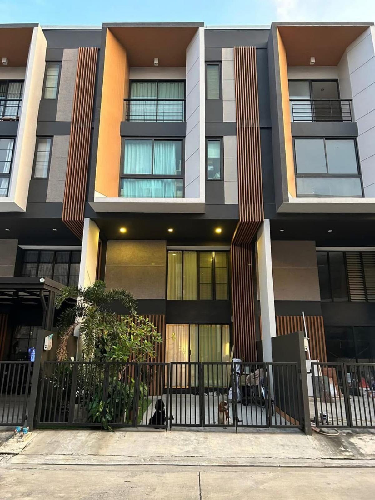 For RentTownhousePattanakan, Srinakarin : Shizen Pattanakarn 32