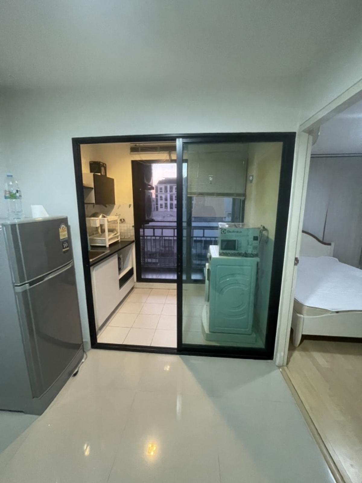 For RentCondoLadprao, Central Ladprao : 📣 Lat Phrao 20~ Condo for rent next to MRT Lat Phrao, 350 meters, 4 minutes walk ~ Near Union Mall, Central Lat Phrao, Mini Big C extra 
 Washing machine, refrigerator, micro, complete