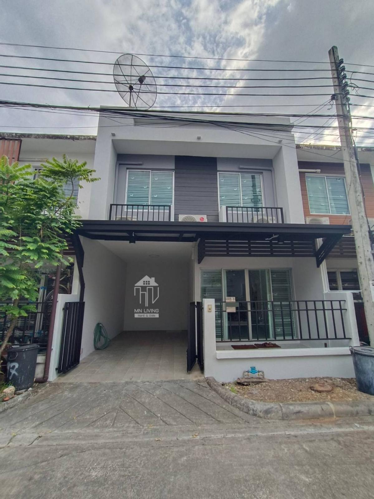 For RentTownhouseKaset Nawamin,Ladplakao : Townhouse for rent, newly renovated, beautiful house, as advertised, Ariya Color Premium Lat Phrao project, very good location, the front of the house is not the same as anyone elses.