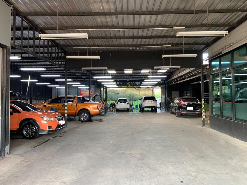 For LeaseholdShowroomVipawadee, Don Mueang, Lak Si : For sale: Car care business, car wash, premium glass coating, complete with equipment ready to use and a customer base of 500 cars per month.