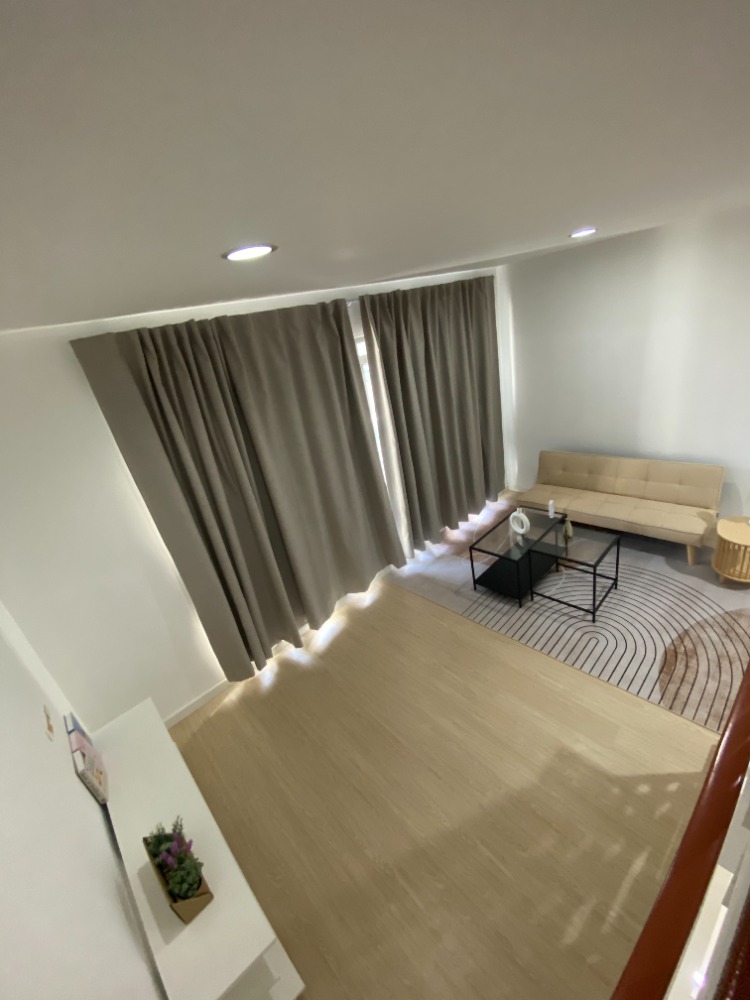 For RentTownhousePattanakan, Srinakarin : 3-storey townhouse! Great location, near the BTS, cheap for rent on Srinakarin Road (Srinakarin 24), Royal Monaco Village